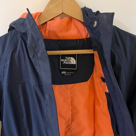 The North face Rain Jacket (M) - Picture 3 of 5